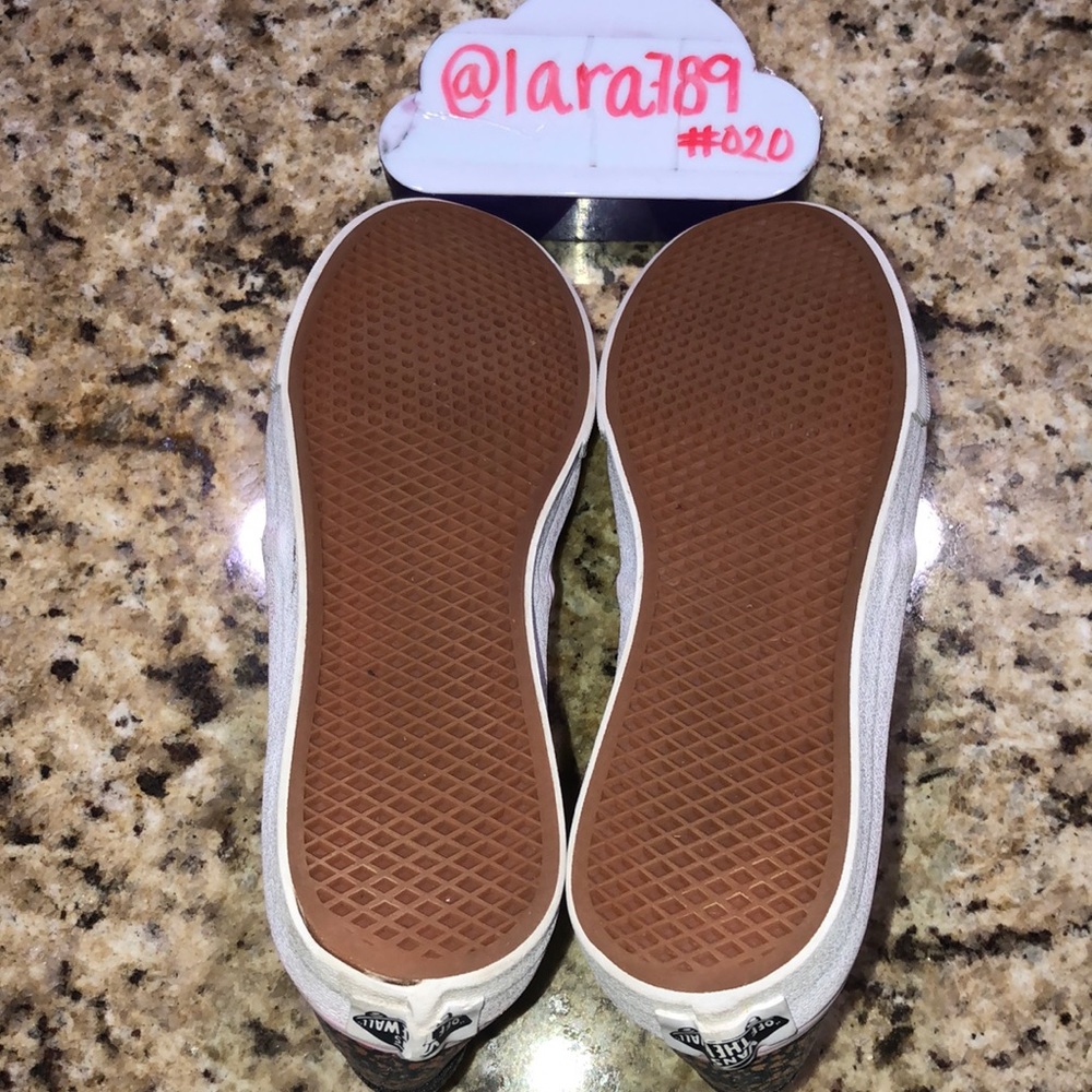 Vans - Picture 5 of 8